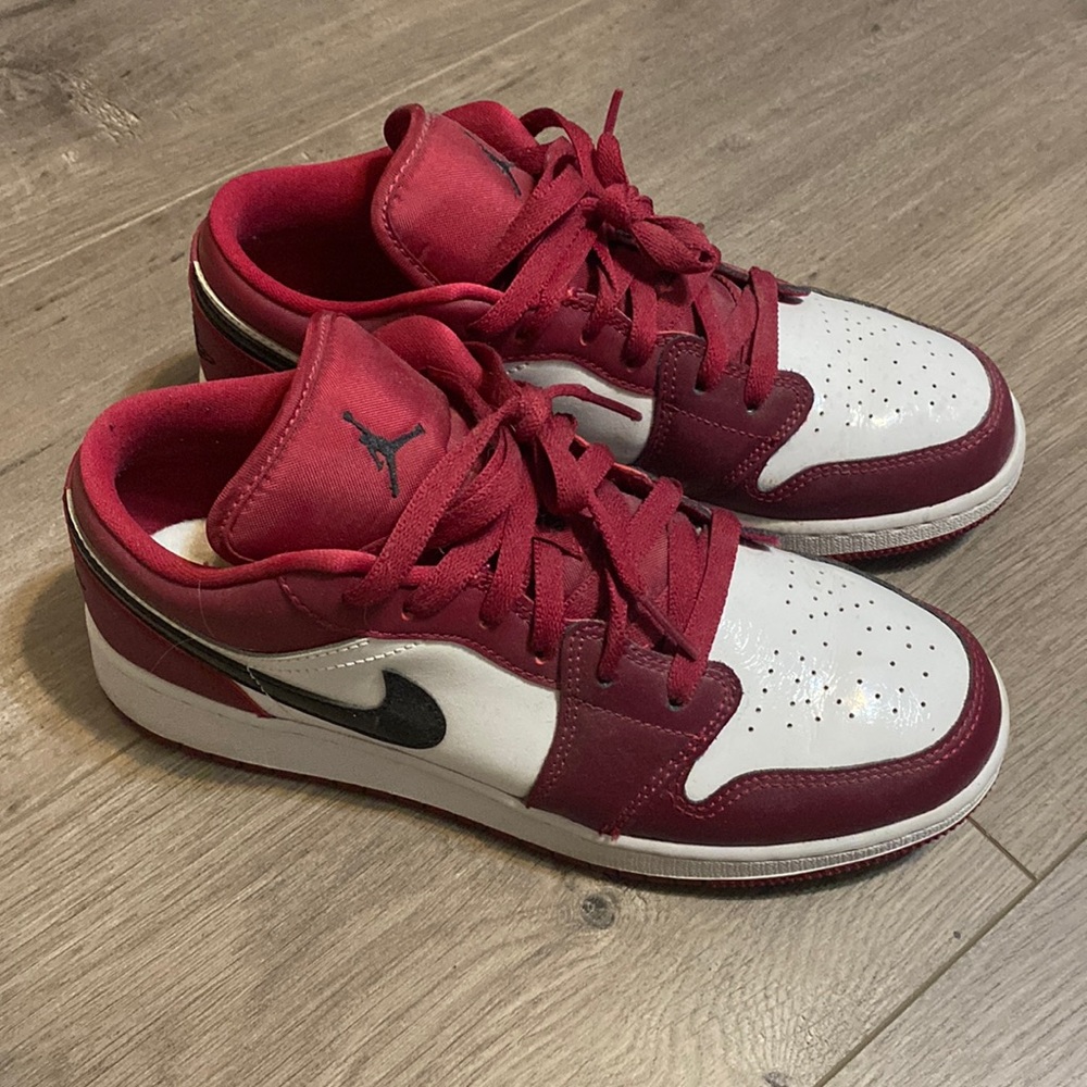 Jordan 1 low noble red